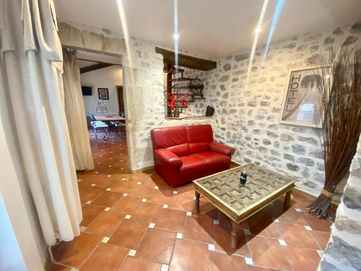 Gite De Groupe 9Ch Ou 3 Gites Independants De 3Ch - Patio Et Piscine Interieure Chauffee Toute L'Annee Валлон-Пон-д'Арк Экстерьер фото